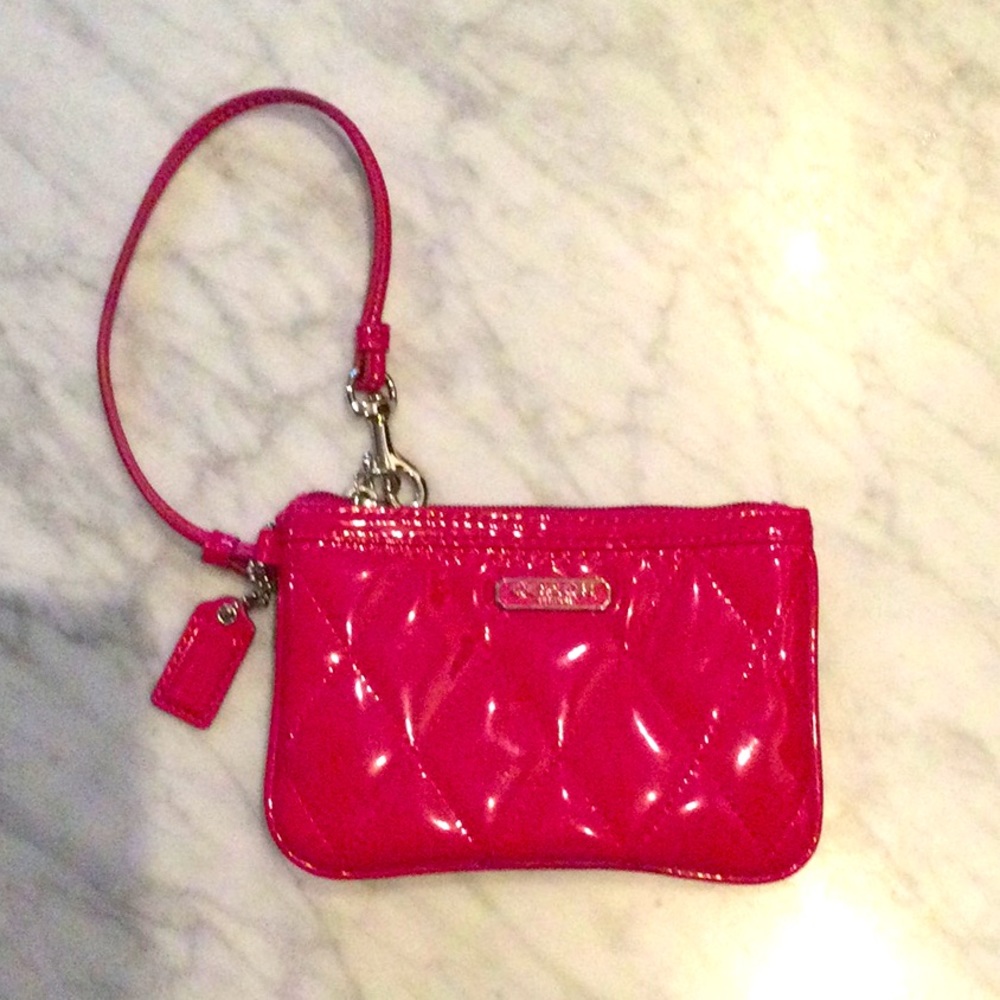 Coach wristlet-Fuchsia pink